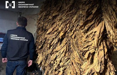 На Одещині викрили підпільний цех, де виготовляли контрафактні сигарети й продавали їх по всій Україні