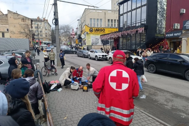 У Тернополі посеред вулиці помер чоловік