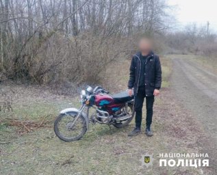 На Дніпропетровщині чоловік за два дні вкрав мопед та інструменти