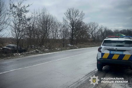 Поблизу Кременчука у кюветі виявили легковик із мертвим водієм &mdash; поліція