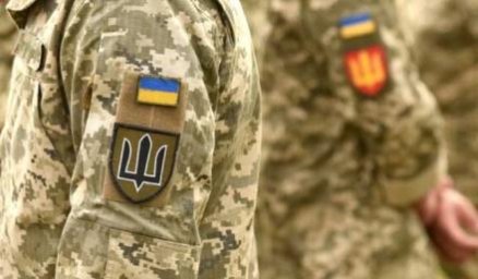 В Калуші натовп взяв штурмом ТЦК. Троє ухилянтів втекли