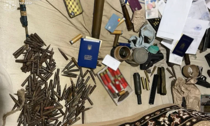 На Львівщині судитимуть чоловіка, який відправляв поштою зброю та гранати На Львівщині судитимуть чоловіка, який відправляв поштою зброю та гранати