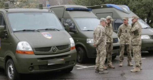 Стрілянина у Кременчуцькому ТЦК: поранено двох службовців, нападника затримали Стрілянина у Кременчуцькому ТЦК: поранено двох службовців, нападника затримали