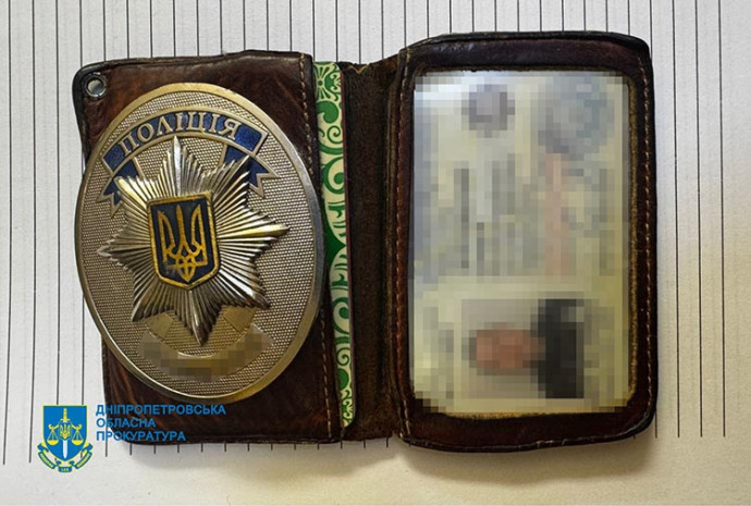 У Дніпрі поліцейський вимагав хабар за справу про домашнє насильство