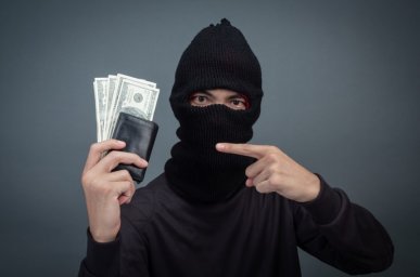 На Івано-Франківщині чоловік втратив 40 тисяч гривень через шахрайство “псевдобанкіра”