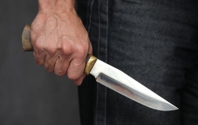 Напав з ножем на поліцейського: у Харкові затримали зловмисника