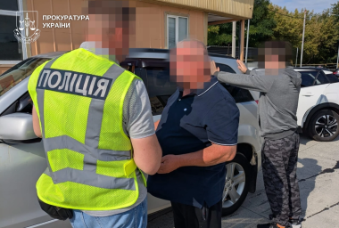 У Хмельницькому салоні краси виготовляли підроблені документи для ухилянтів