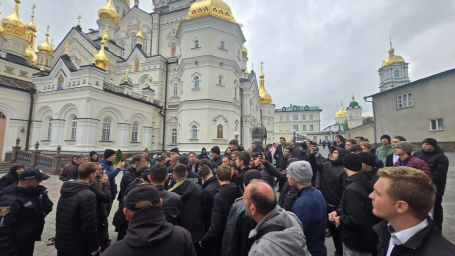 СБУ проводить обшуки в Почаївській лаврі через можливе незаконне привласнення храму