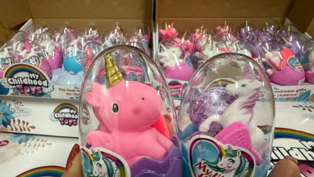 У Києві вилучили 12 800 контрафактних іграшок “Поні в яйці” У Києві вилучили 12 800 контрафактних іграшок “Поні в яйці”