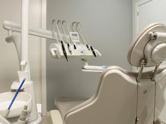 Лікаря відсторонили після смерті дитини в стоматології Києва