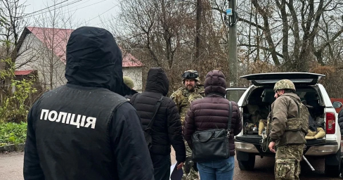 У Житомирі неповнолітню використали спецслужби РФ для підготовки теракту У Житомирі неповнолітню використали спецслужби РФ для підготовки теракту