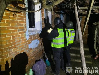 На Сумщині чоловік облив бензином будинок із людьми всередині та підпалив