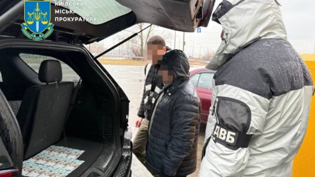 На Київщині адміністратор сервісного центру МВС підозрюється у продажі водійських іспитів