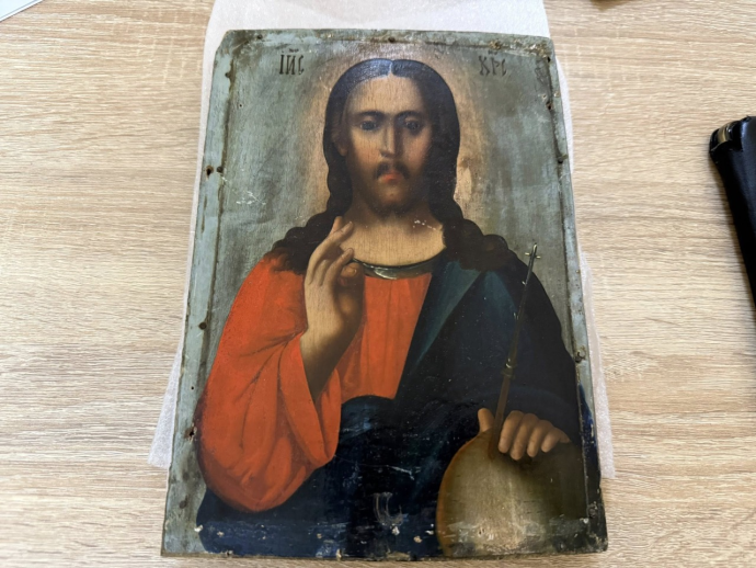 Київська митниця врятувала стародавню ікону від незаконної відправки за кордон