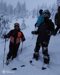 У Карпатах рятувальники знайшли двох 18-річних лижників, які заблукали поза трасою
