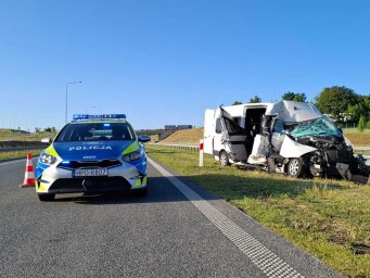 У Польщі мікроавтобус з українцями врізався у вантажівку: є постраждалі