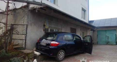 На Тернопільщині чоловіка смертельно придавило власне авто На Тернопільщині чоловіка смертельно придавило власне авто