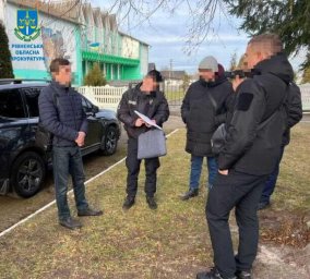 На Рівненщині затримано голову громади на хабарі за вирубку сосен