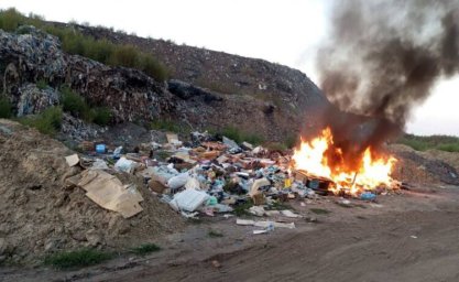 У Павлограді підлітки підпалили сміттєзвалище