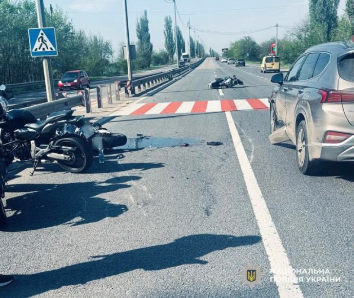 На Миколаївщині внаслідок потрійної ДТП на трасі постраждав 40-річний мотоцикліст
