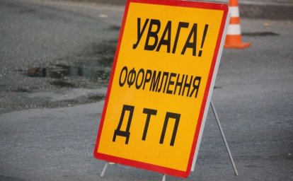 У Києві військова автівка зіткнулася з легковиком: загинули двоє людей