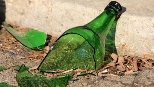 На Харківщині чоловік під час сварки вдарив дитину пляшкою