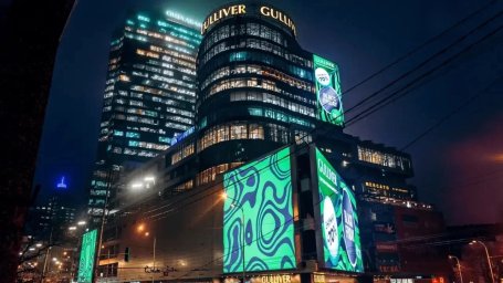 Група чоловіків забарикадувалася в паркінгу Gulliver: «Ощадбанк» заявив про спробу рейдерського захоплення Група чоловіків забарикадувалася в паркінгу Gulliver: «Ощадбанк» заявив про спробу рейдерського захоплення