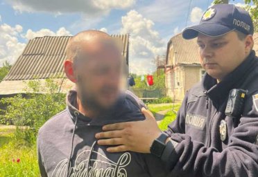 У Люботині розбійник ударив ножем співробітника пункту прийому металобрухту