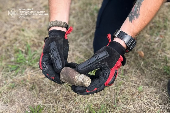 На Київщині чоловік приніс до рятувальників бойову гранату ВОГ-25П